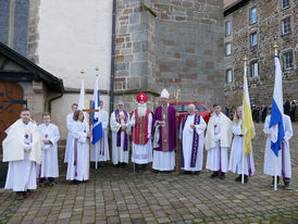 Bischof Dr. Michael Gerber besucht St. Crescentius (Foto: Karl-Franz Thiede)